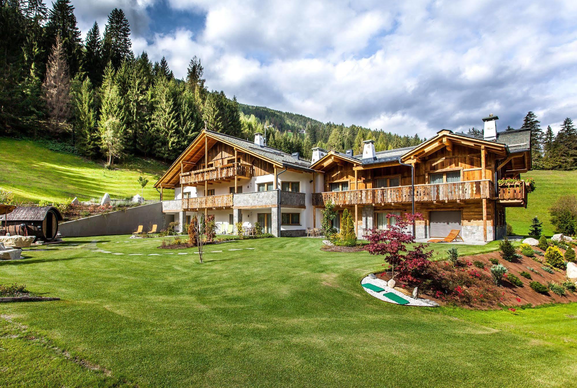 Alpine Mountain Chalet ซาน วิจลิโอ ดิ มาเรบเบ ภายนอก รูปภาพ